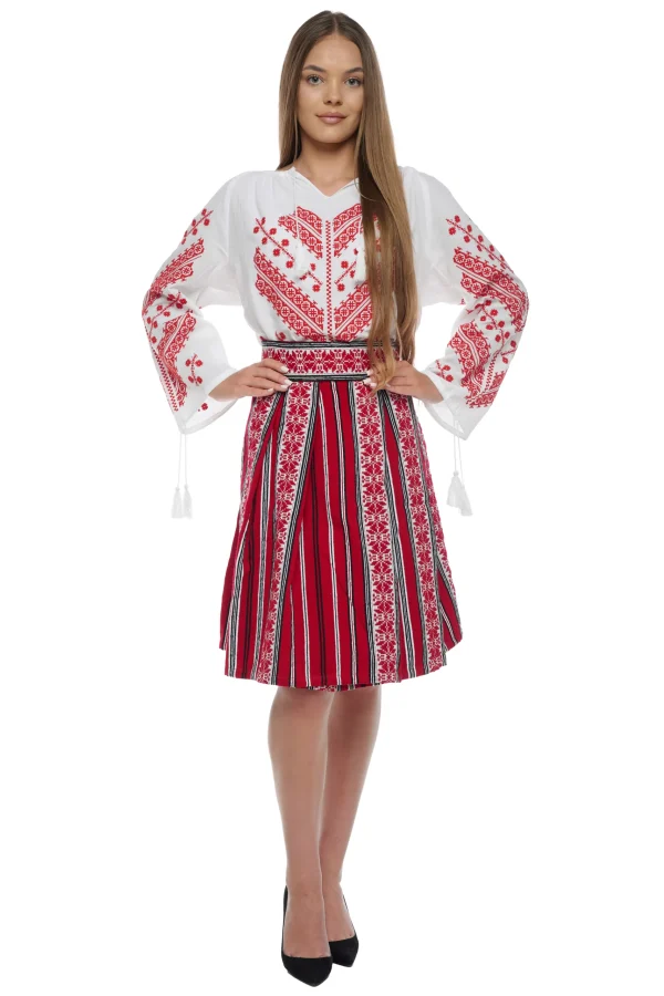 Ie traditionala romaneasca dama broderie rosie (2)