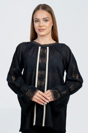 Bluza neagra din panza topita cu dantela neagra din bumbac