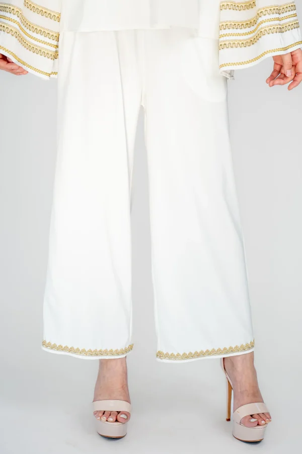 Compleu elegant alb cu bluză și pantaloni accente aurii (2)