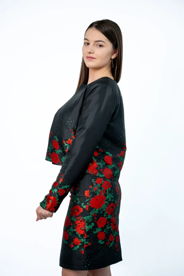Costum office elegant cu sacou și fustă cu motive florale (4)