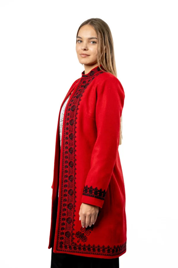 Suman dama traditional rosu cu broderie neagra (3)