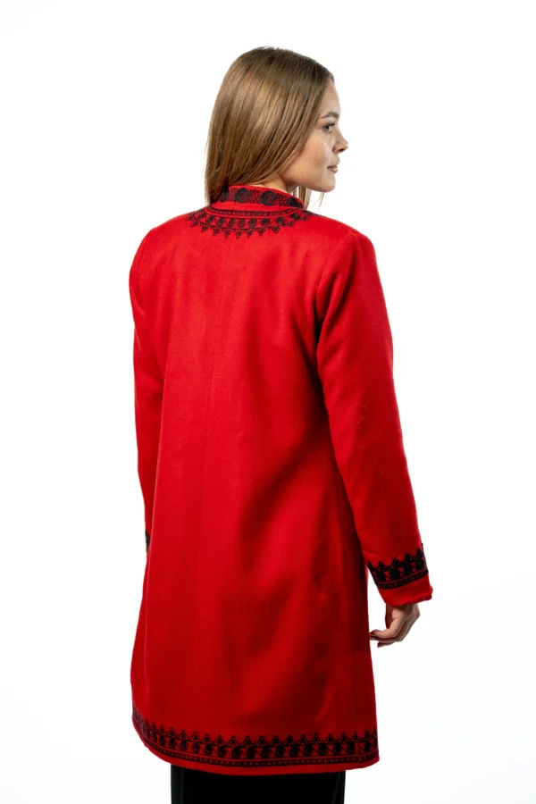 Suman dama traditional rosu cu broderie neagra (5)