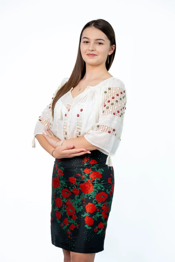 Fustă damă neagră cu trandafiri, inspirație românească (4)