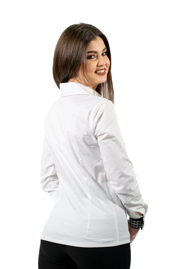 Cămașă albă elegantă cu inserție din dantelă neagră (4)