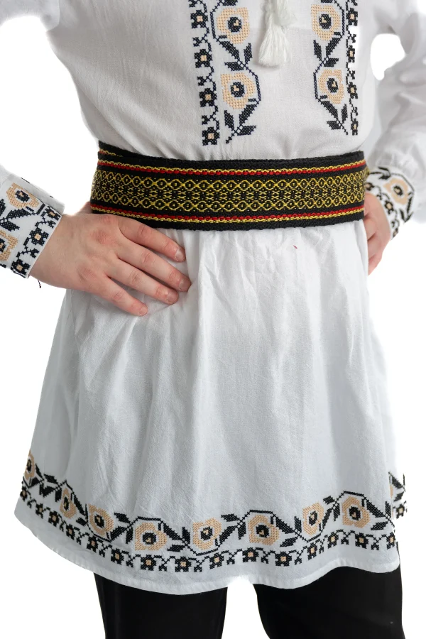 Costum traditional barbatesc din zona Banatului (13)