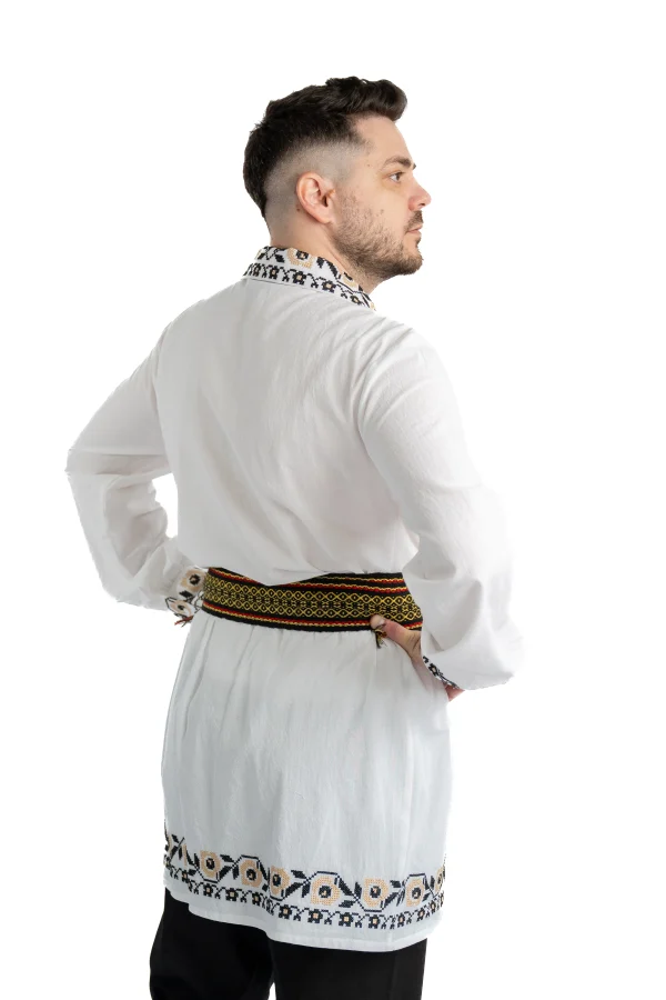 Costum traditional barbatesc din zona Banatului (6)