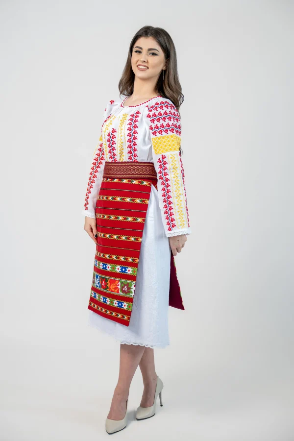 Costum traditional dama zona Mehedinti (3)