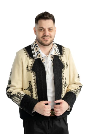 Sacou traditional barbatesc din postav bej si negru cu broderie neagra